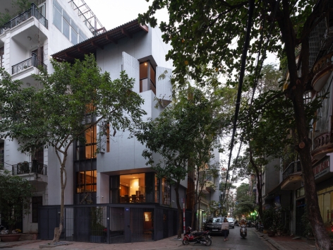 Corner House - Căn nhà góc phố nhỏ xinh là sự giao thoa hoàn hảo giữa lối kiến trúc truyền thống và hiện đại